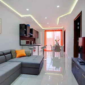 La Rive Apartment
